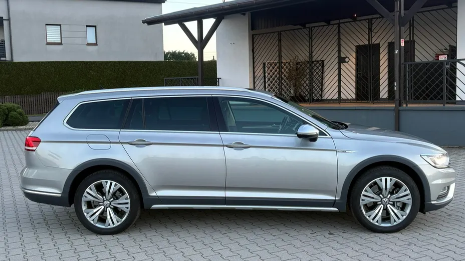 VOLKSWAGEN Passat -