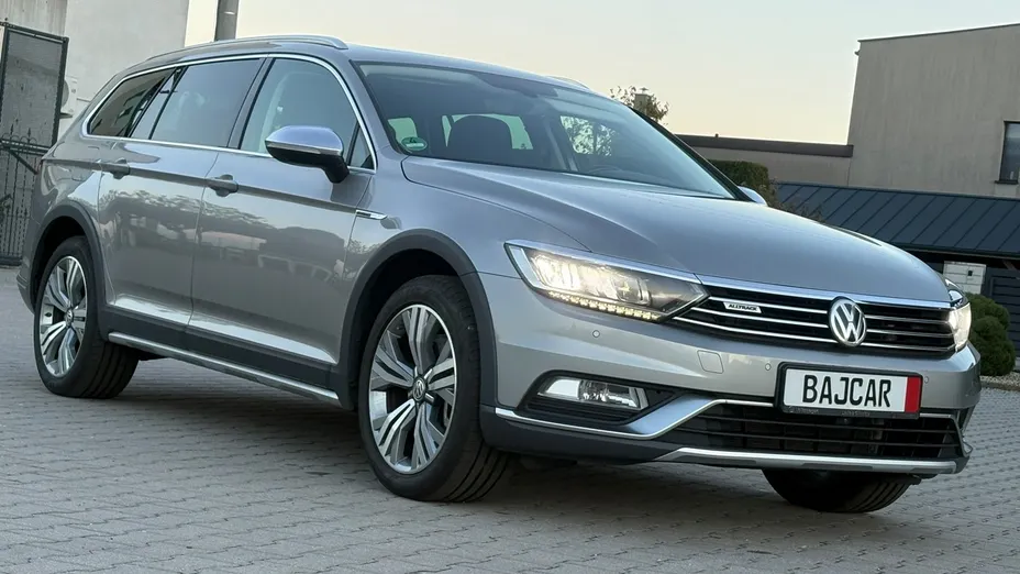 VOLKSWAGEN Passat -