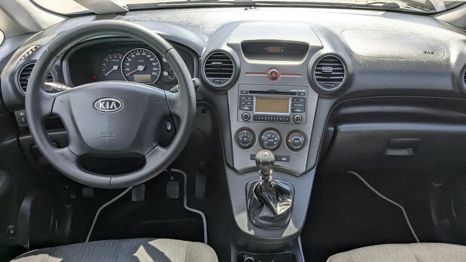 KIA Carens -