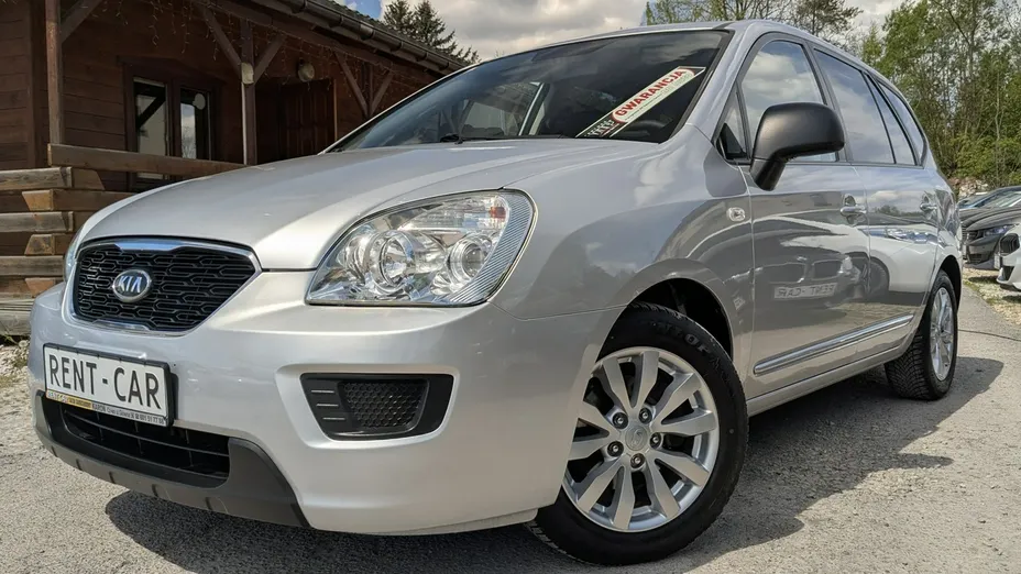 KIA Carens -