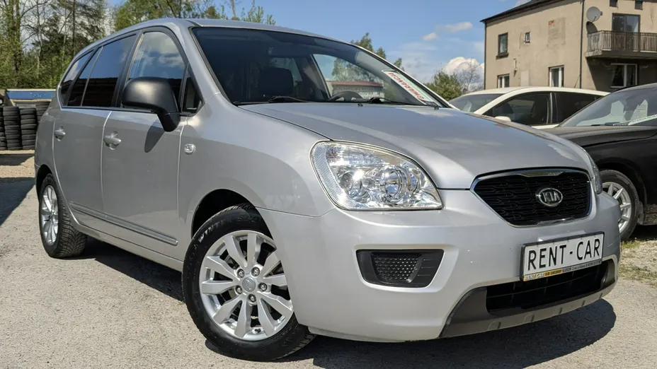KIA Carens -
