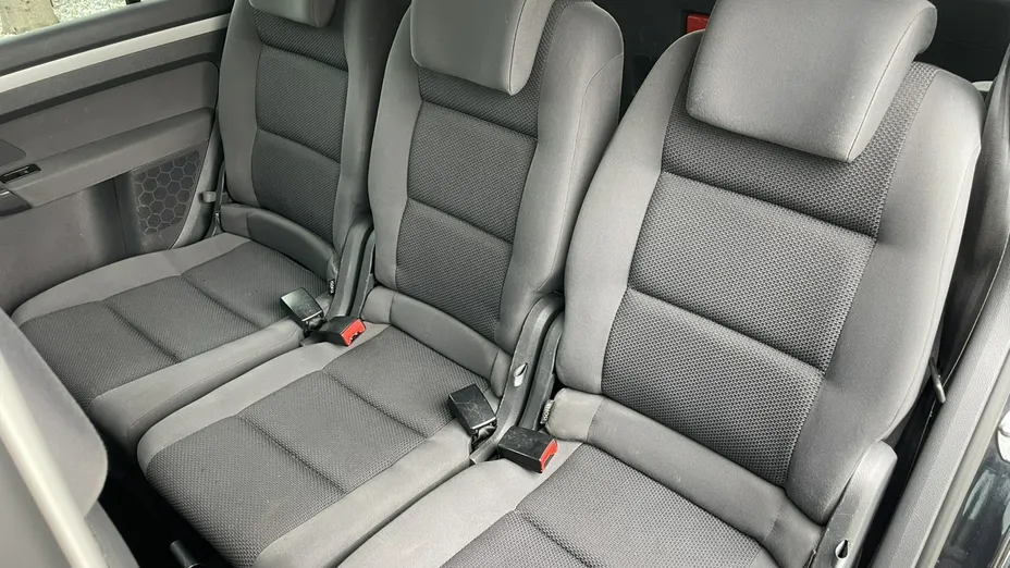 VOLKSWAGEN Touran -