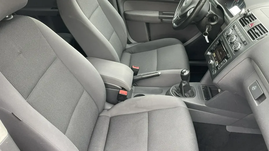 VOLKSWAGEN Touran -