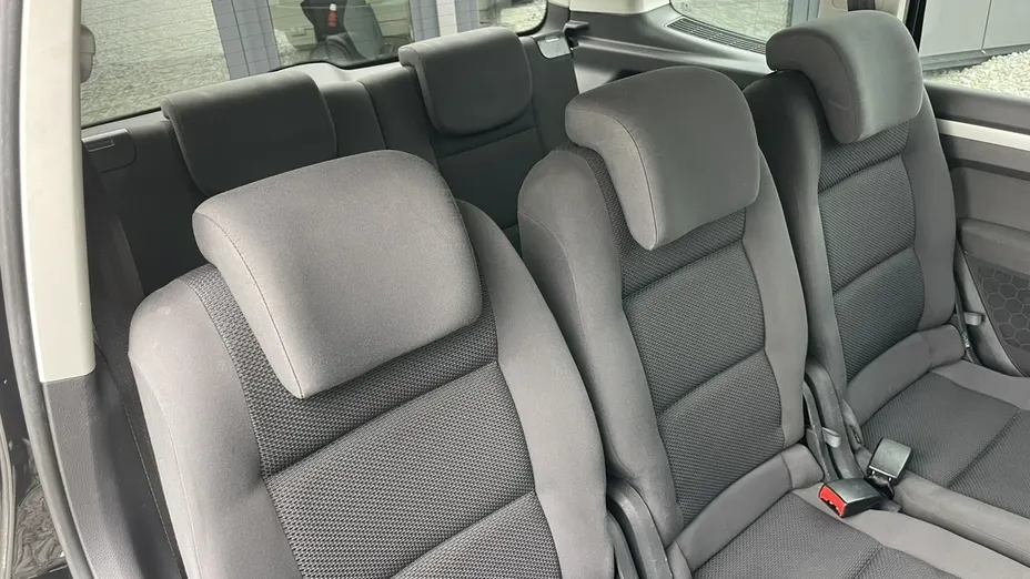 VOLKSWAGEN Touran -