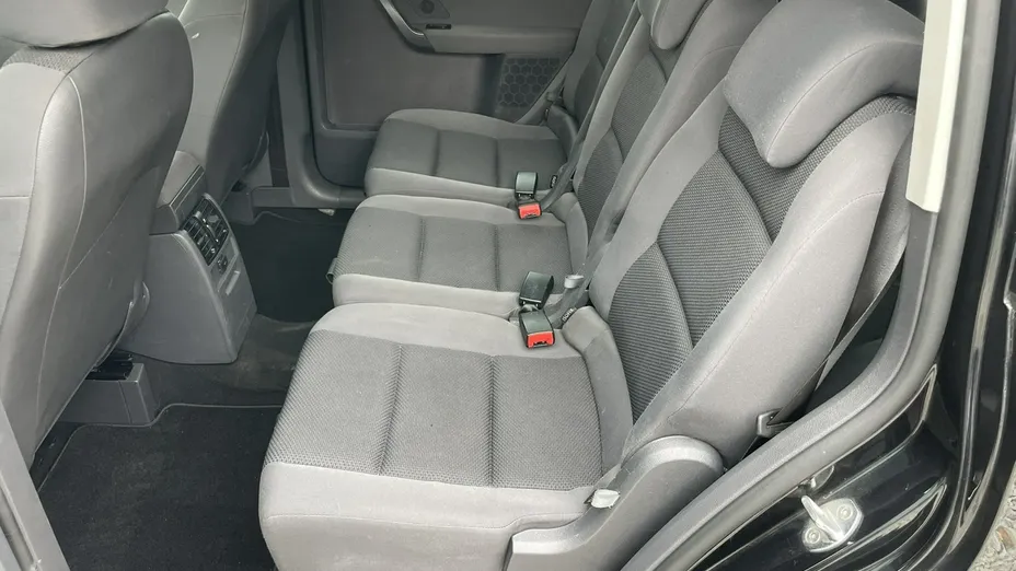 VOLKSWAGEN Touran -
