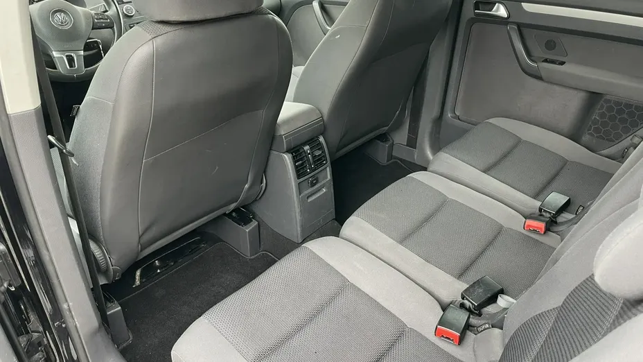 VOLKSWAGEN Touran -