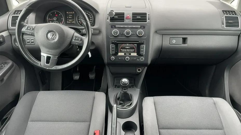 VOLKSWAGEN Touran -