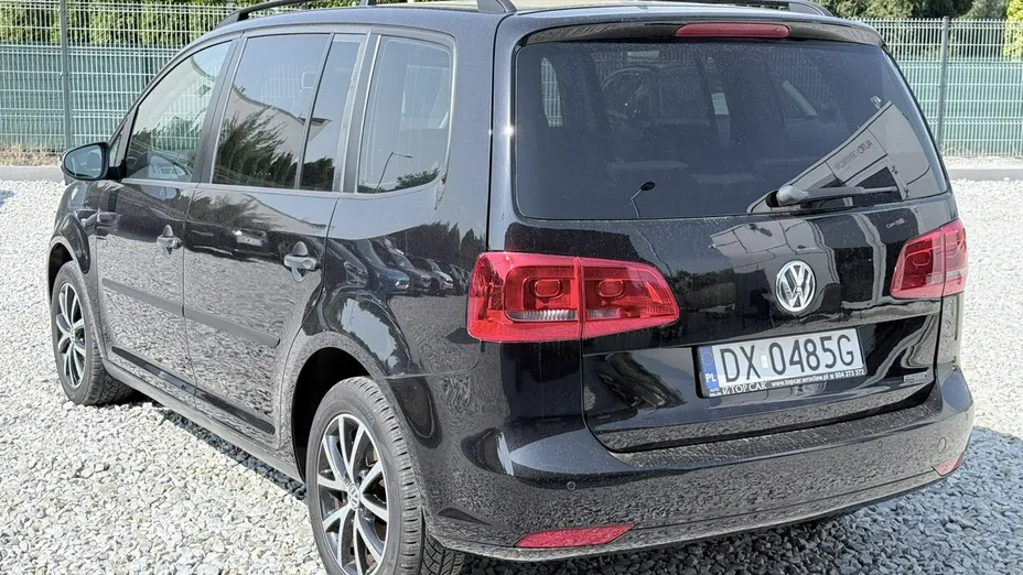 VOLKSWAGEN Touran -