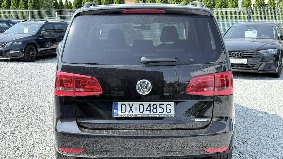 VOLKSWAGEN Touran -
