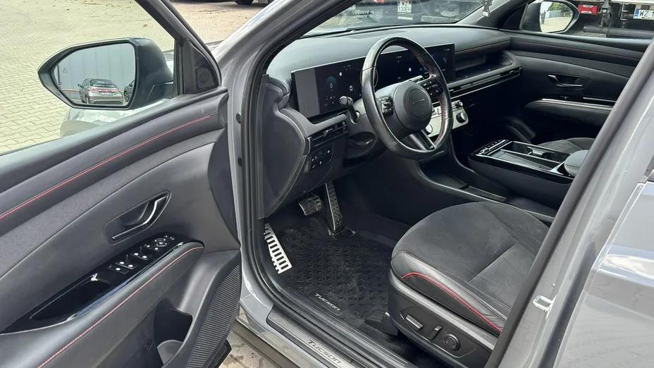 HYUNDAI Tucson -