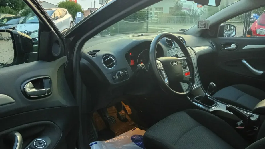FORD Mondeo -