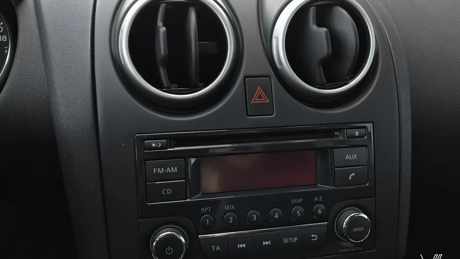 NISSAN Qashqai -