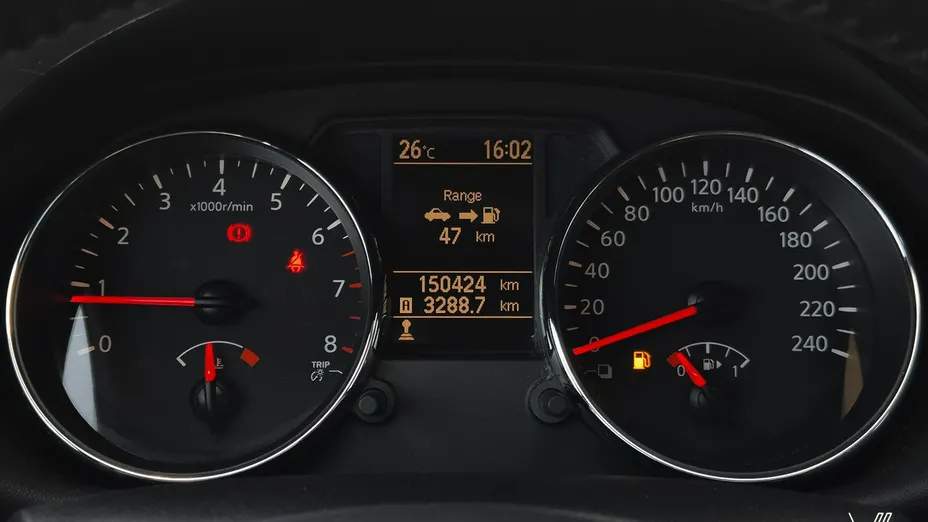 NISSAN Qashqai -