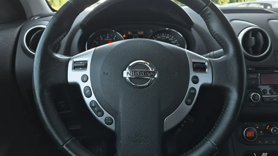 NISSAN Qashqai -