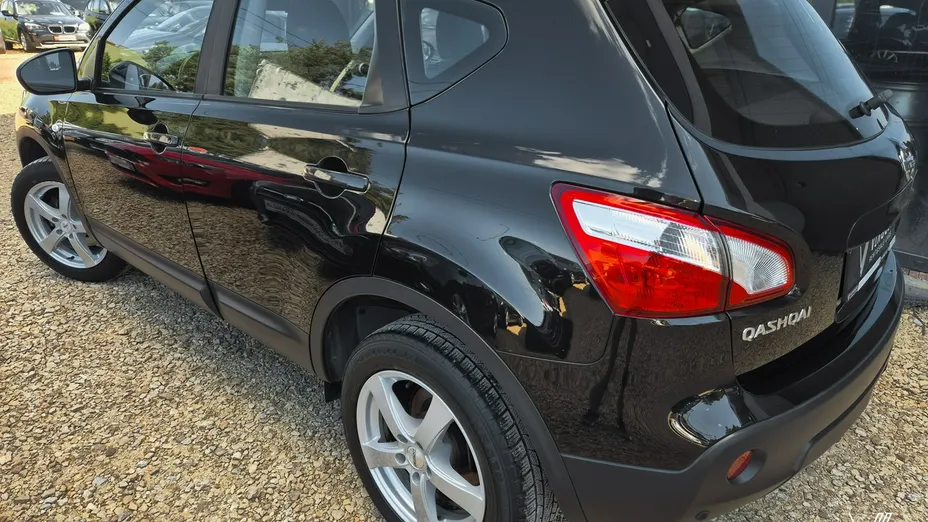 NISSAN Qashqai -