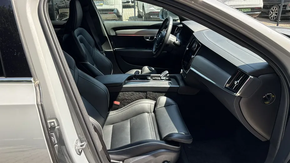 VOLVO S90 -