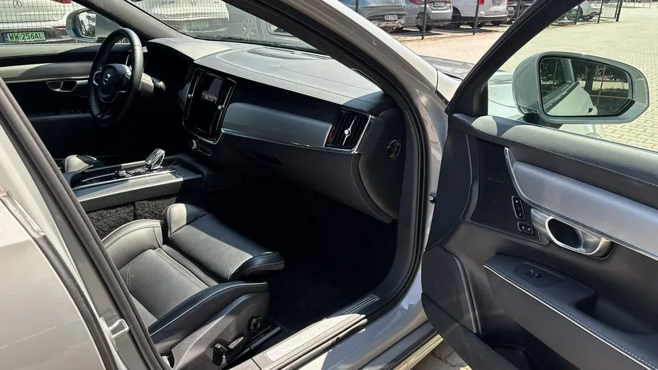 VOLVO S90 -