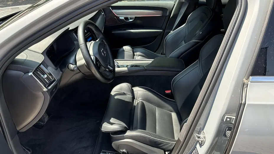 VOLVO S90 -