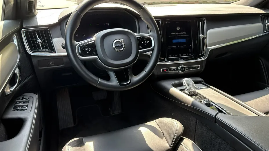 VOLVO S90 -