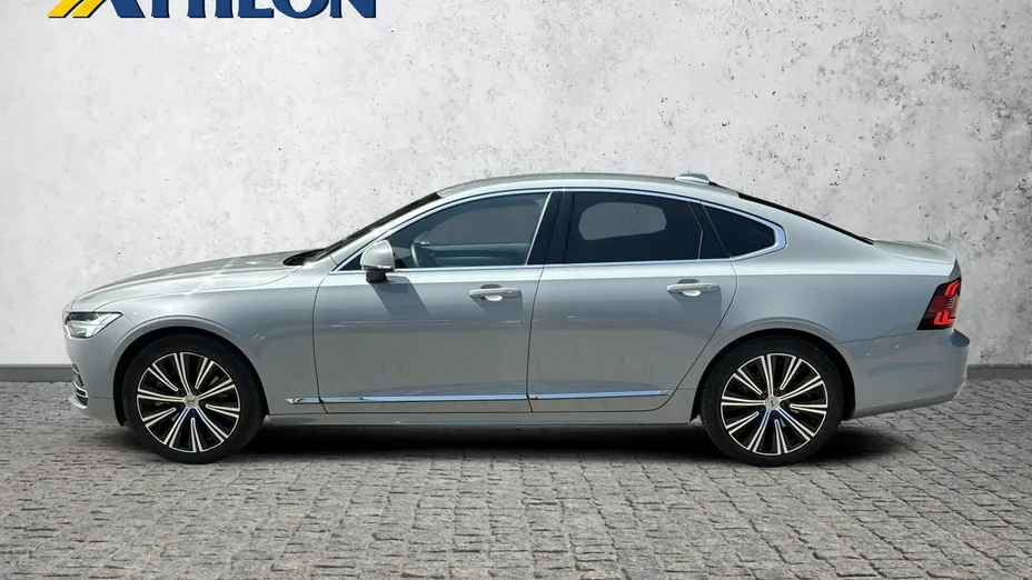 VOLVO S90 -
