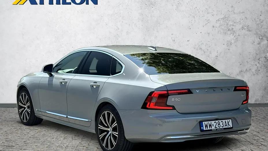 VOLVO S90 -