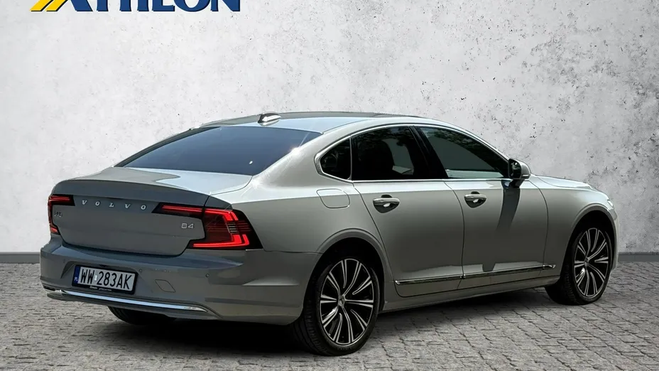 VOLVO S90 -