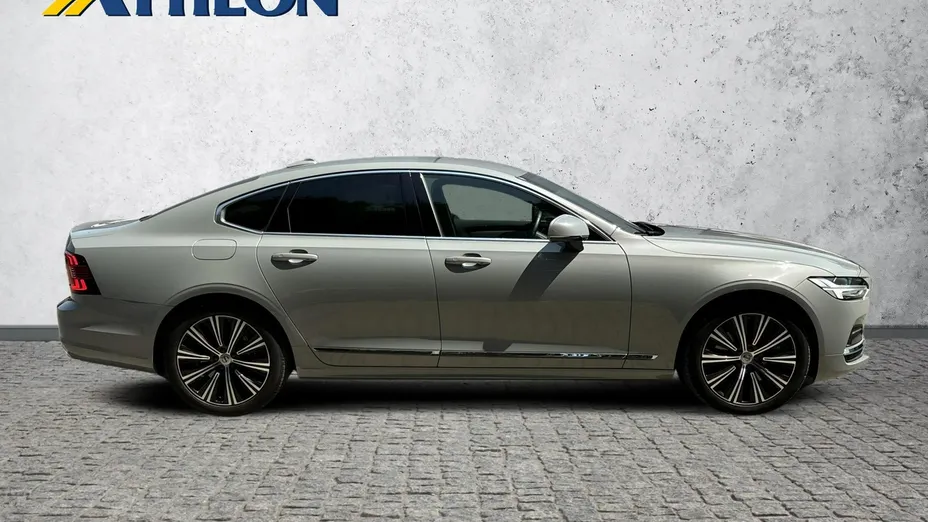 VOLVO S90 -