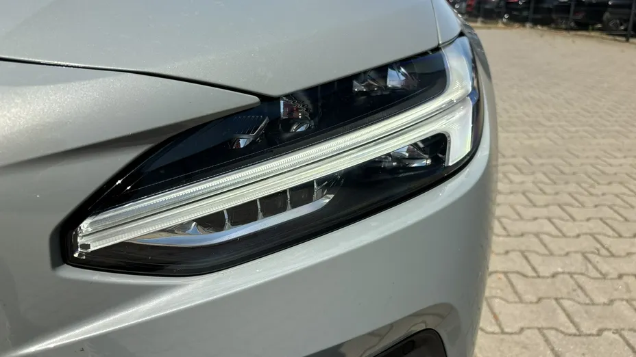 VOLVO S90 -