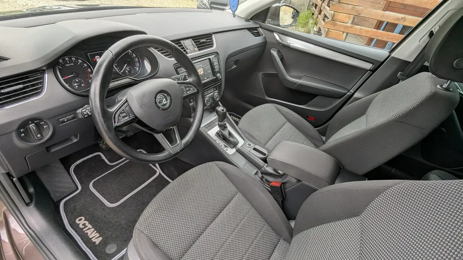 SKODA Octavia -