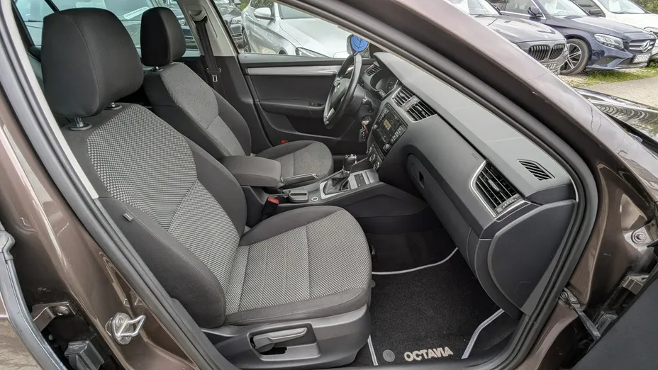 SKODA Octavia -