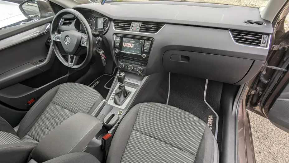 SKODA Octavia -