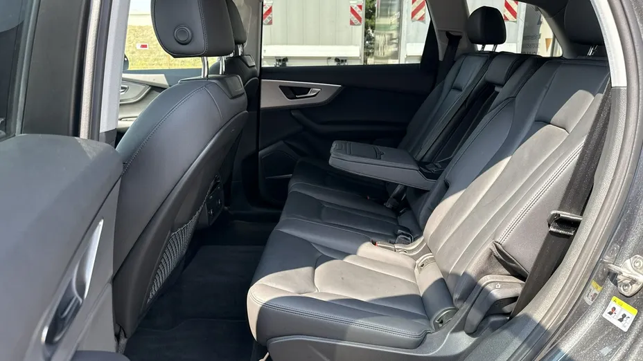 AUDI Q7 -
