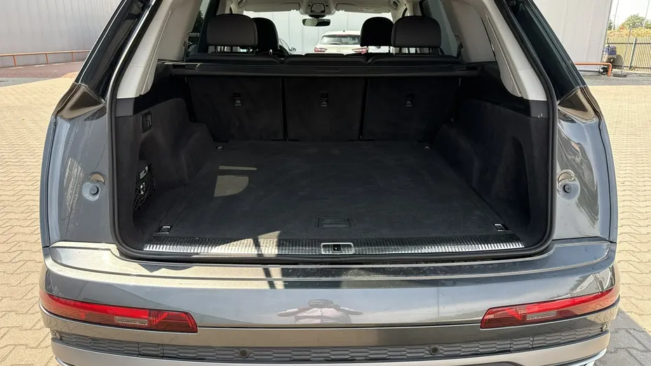 AUDI Q7 -