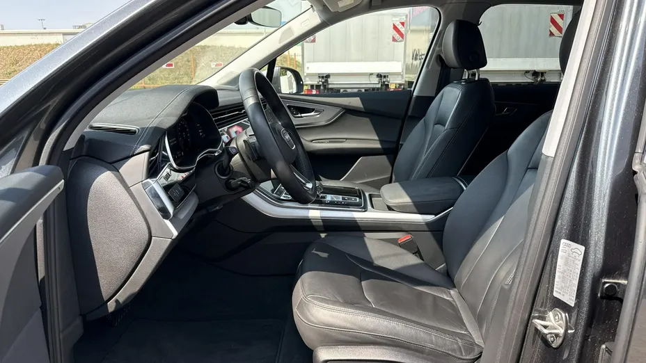 AUDI Q7 -
