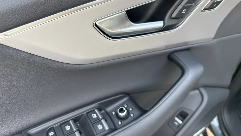 AUDI Q7 -