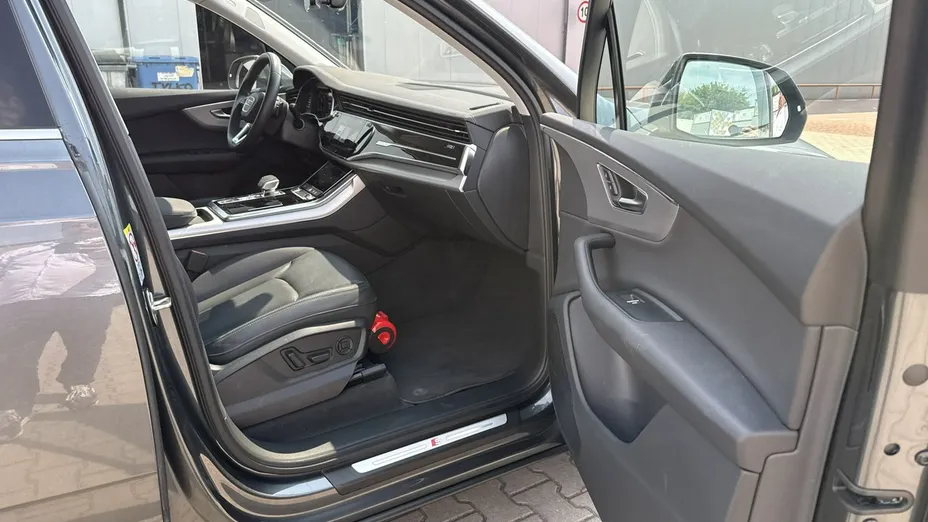 AUDI Q7 -