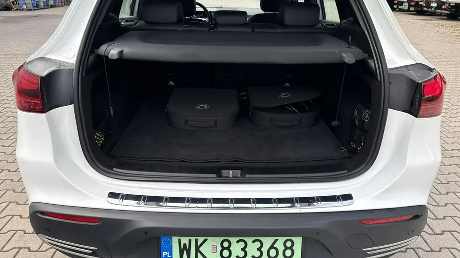 MERCEDES-BENZ EQA -