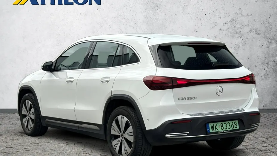 MERCEDES-BENZ EQA -