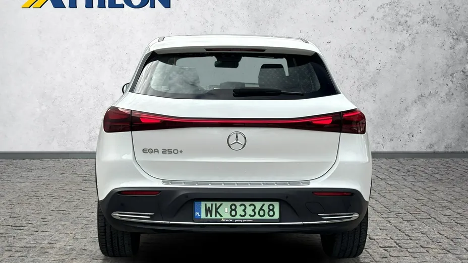 MERCEDES-BENZ EQA -