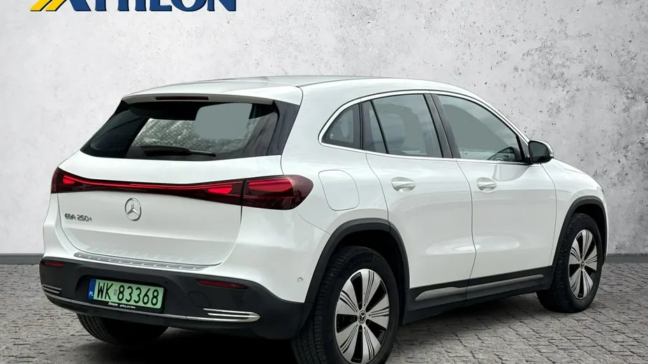 MERCEDES-BENZ EQA -