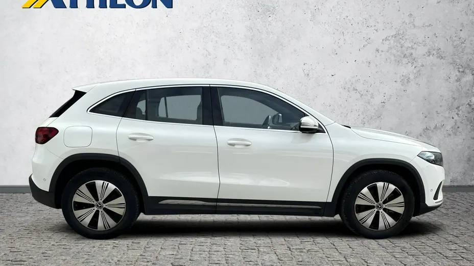 MERCEDES-BENZ EQA -
