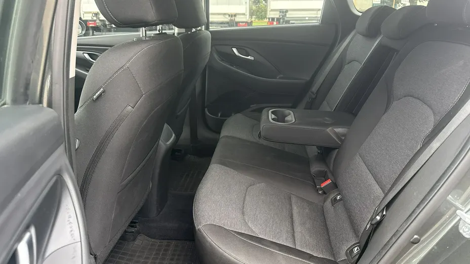 HYUNDAI i30 -