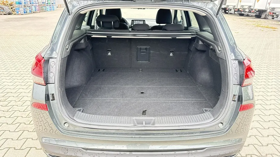 HYUNDAI i30 -
