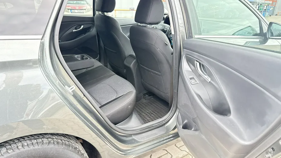 HYUNDAI i30 -