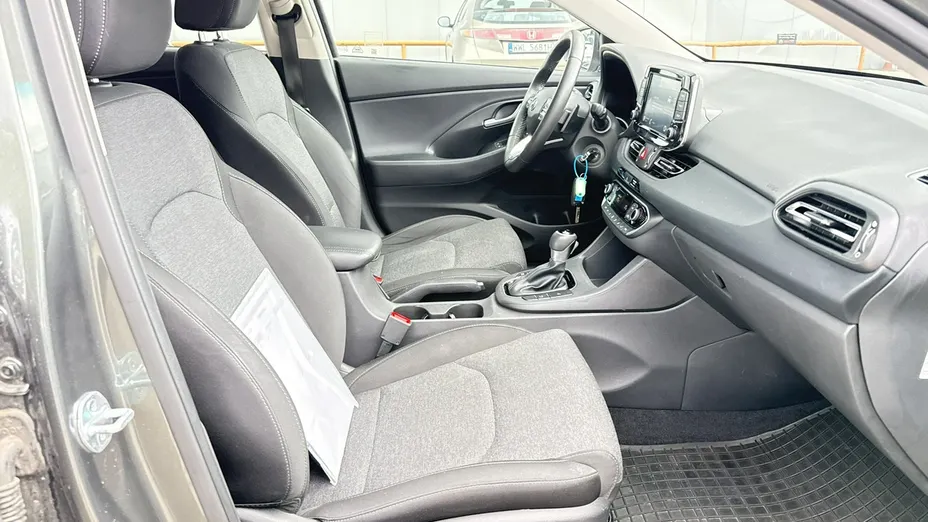 HYUNDAI i30 -