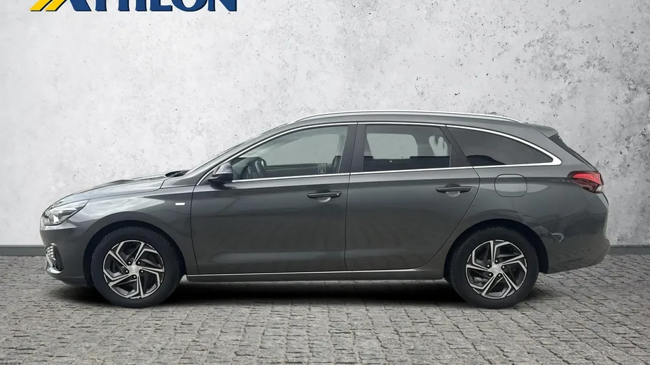 HYUNDAI i30 -