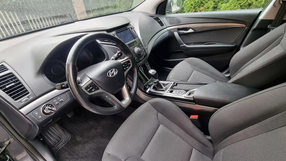 HYUNDAI i40 -