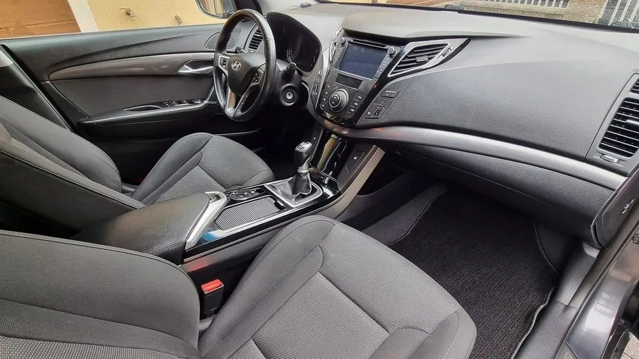 HYUNDAI i40 -