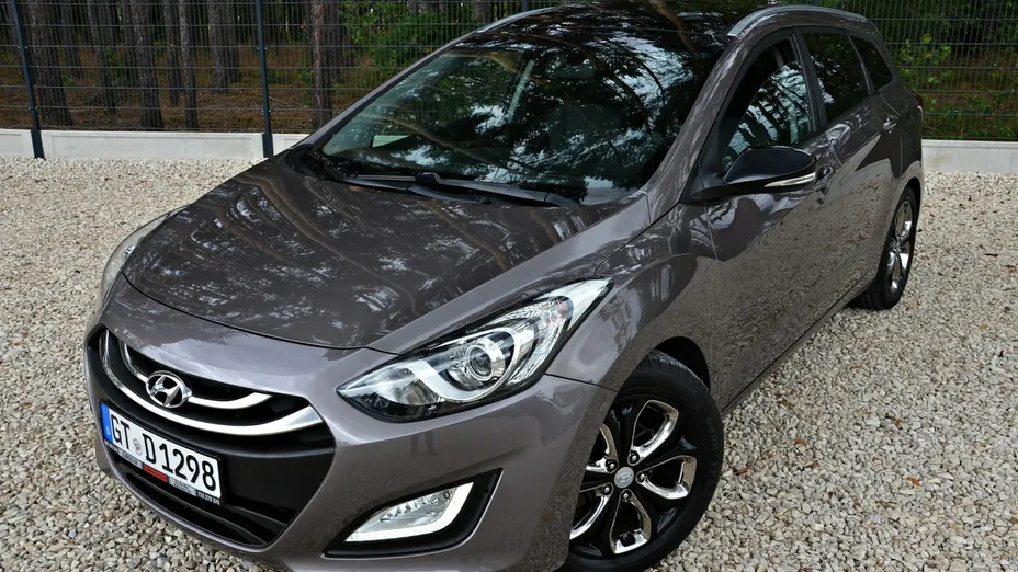 HYUNDAI i30 -