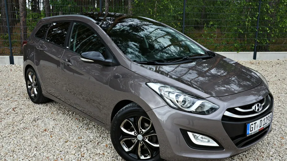 HYUNDAI i30 -